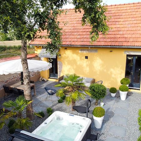 Gites Briffaut Saint-Hilaire-Fontaine Exterior foto